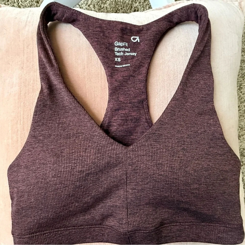 GapFit Ribbed Racerback Sports Bra Brushed Tech Jersey XS – Vintage Purple Wine